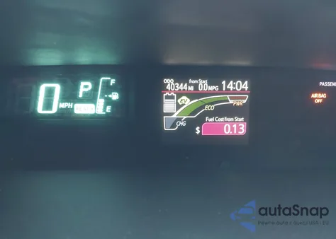 2012 Toyota Prius C Three из США, поврежденный, VIN JTDKDTB38C1029976